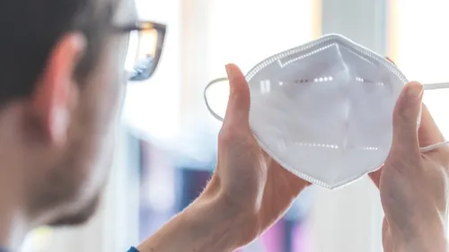 En Mayenne, masques FFP2 et autotests offerts aux agents du...